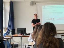 Conférence au lycée Callot en avril 2024 pour les élèves de 1eres et terminales : David Bekaert