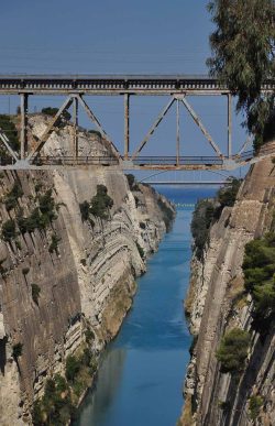 Photographie de l'exposition "Le rift de Corinthe"