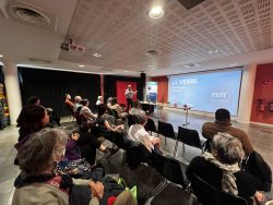 Michel Champenois parle du verre à la médiathèque Jules Vernes de Vandoeuvre