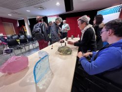 Michel Champenois parle du verre à la médiathèque Jules Vernes de Vandoeuvre