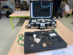 Atelier sur l'eau et les roches au périscolaire de l'école primaire de Brabois - novembre 2025