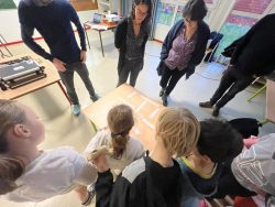 Atelier sur l'eau et les roches au périscolaire de l'école primaire de Brabois - novembre 2025